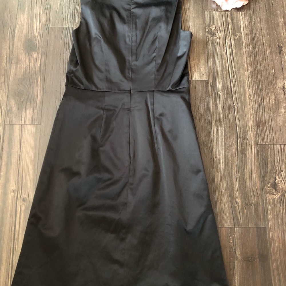 ๐บH&M Dress ๐บ - Picture 2 of 3